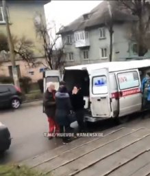 В Каменского школьники отравились алкоголем и попали в реанимацию