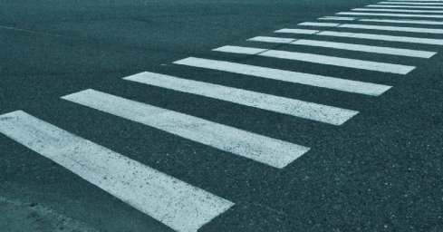 В Днепре сбили 18-летнюю девушку на переходе