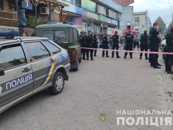 В Черновцах прямо на улице застрелили человека В Черновцах прямо на улице застрелили человека