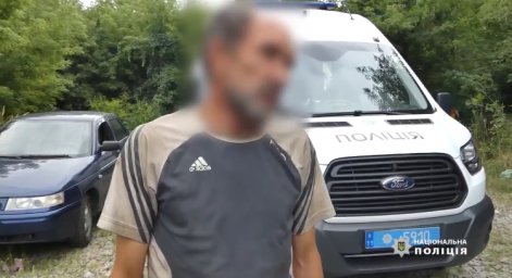 В Киеве 50-летний мужчина пытался изнасиловать 19-летнюю девушку