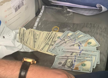 В Киеве задержали мужика, который вымогал $15.000 за влияние на решение КГГА и Киевсовета