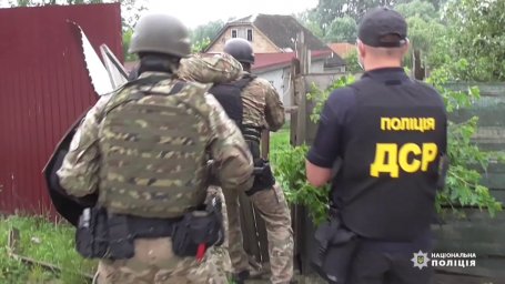 На Киевщине копы накрыли банду, которая похищала людей для завладения их квартирами