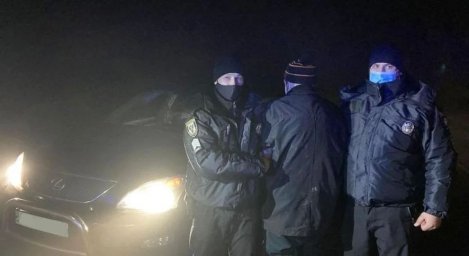 Под Киевом задержали дедулю, который угнал Lexus, а вместо него оставил велосипед Под Киевом задержали дедулю, который угнал Lexus, а вместо него оставил велосипед