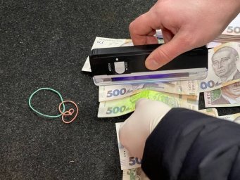 ​В Кривом Роге на взятке задержали полицейского