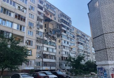 В Киеве на Позняках взорвалась многоэтажка В Киеве на Позняках взорвалась многоэтажка