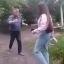 В Мариуполе мужчина ни с того ни с сего начал бросаться на девушек