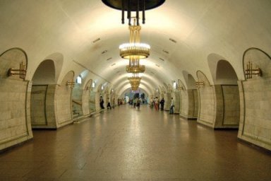 ​На одной из центральных станций метро Киева ищут бомбу
