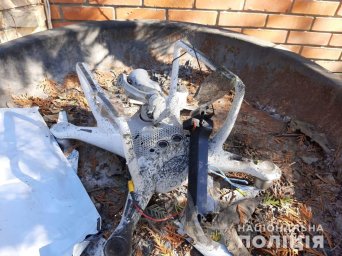 ​В Одессе во двор дома с дрона сбросили гранату
