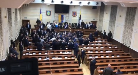 ​В одесском облсовете произошла массовая драка