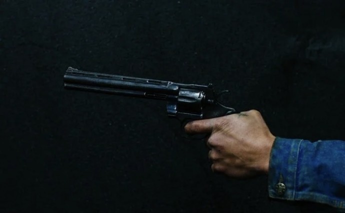 В Днепре пьяный мужчина стрелял по прохожим