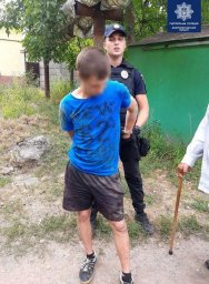 ​В Днепре дети помогли полицейским задержать 30-летнего грабителя, отнявшего деньги у 92-летнего муж