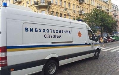 ​В Киеве одновременно "заминировали" ряд крупных супермаркетов и ТРЦ