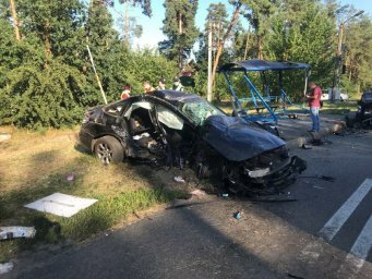 Смертельное ДТП под Киевом на Столичном шоссе: погибли три человека