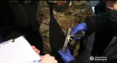 ​В Козятине Винницкой области 9 вооруженных мужчин пытались захватить магазин