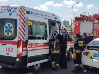 В Днепре девушка хотела прыгнуть с Нового моста и сообщила об этом в полицию (Фото)