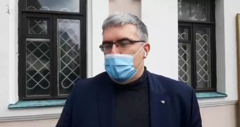 ГБР приехало на выставку картин Порошенко и вручило повестку для экс-президента его жене Марине