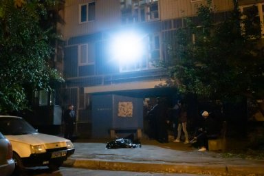 В Днепре возле подъезда обнаружили труп мужчины