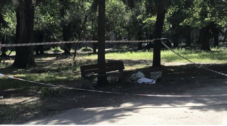 В Днепре возле 9-й больницы нашли труп бездомного