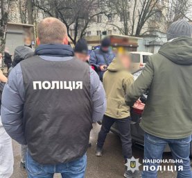 Співробітник ТЦК в Одесі продавав повістки за 1000 доларів – поліція