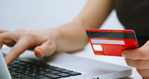 На Тернопільщині шахраї видурили у жінки 380 тисяч гривень