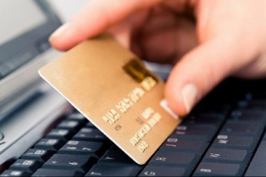 Прикарпатка втратила 80 тисяч гривень, продаючи одяг онлайн