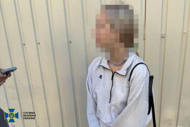 У Харкові 15-річну школярку підозрюють у підпалах авто військових