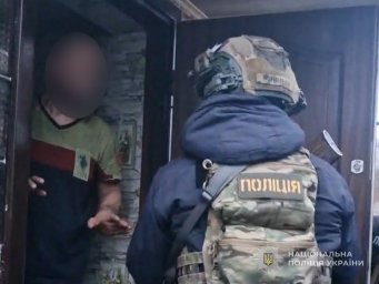 У Сумах 49-річному чоловіку повідомили про підозру в збуті наркотиків у великих розмірах
