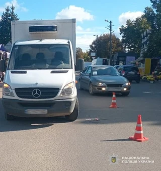 На Львівщині мікроавтобус збив 87-річну жінку