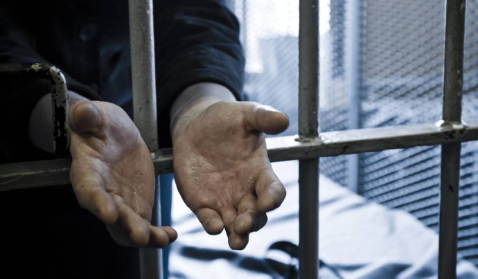 Павлоградець, який до смерті побив літнього батька, проведе 12 років за ґратами