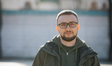Замах на Сергія Стерненка: активіста поранили, нападницю затримано
