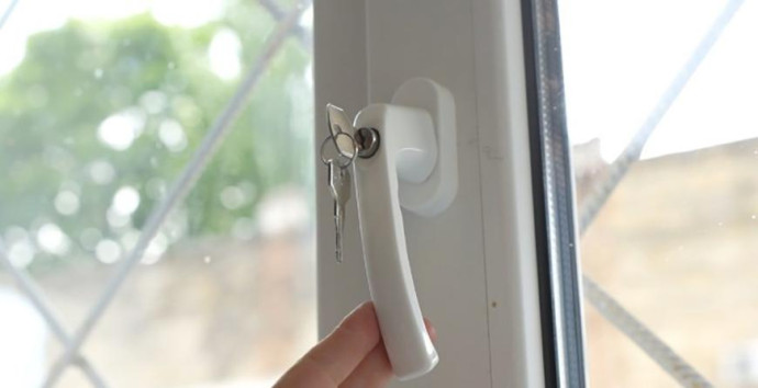 В Одесі трирічний хлопчик випав з вікна сьомого поверху