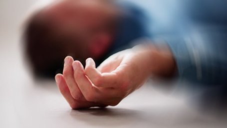 У Кропивницькому у дворі виявили тіло чоловіка без ознак життя