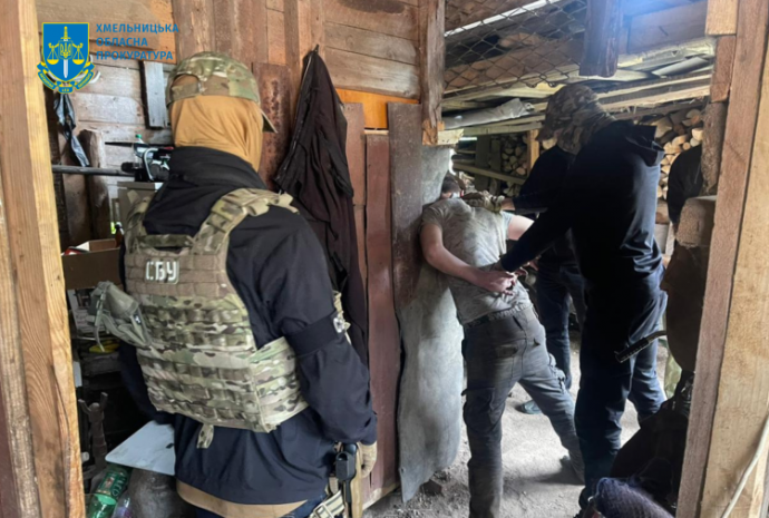 На Хмельниччині затримано агента рф, який передавав ворогу дані про українську авіацію