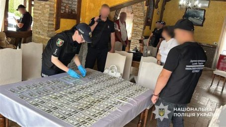 На Закарпатті лікарку затримали за продаж фіктивних довідок про інвалідність ухилянтам