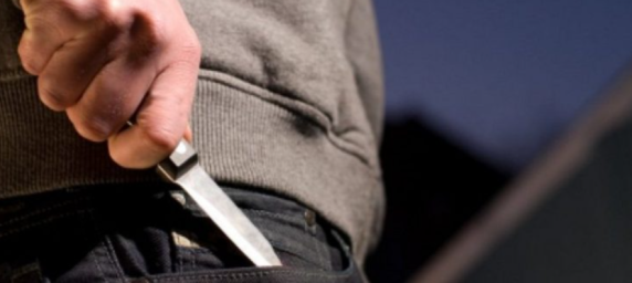 Вулична сутичка в Одеській області: чоловік поранив перехожого ножем