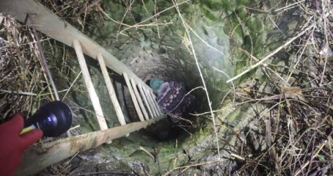 На Франківщині жінка впала в колодязь: рятувальники прийшли на допомогу
