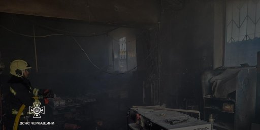 Пожежа на СТО в Черкасах: двоє постраждалих у лікарні