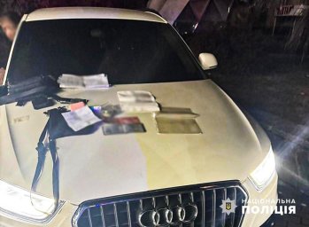 Два брати з Дніпра вимагали 68 тисяч доларів неіснуючого боргу у буковинця