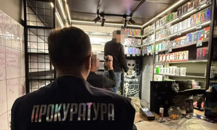На Вінниччині ліквідували підпільний цех з виробництва вейпів На Вінниччині ліквідували підпільний цех з виробництва вейпів