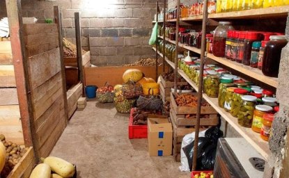 На Черкащині чоловік викрав у тітки домашнє вино, сало та картоплю — отримав понад чотири роки ув’яз