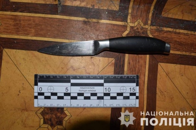 Чоловік вдарив ножем сусіда в Калинівці