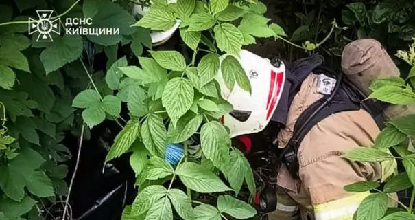 На Київщині у потічку виявили тіло невідомого чоловіка