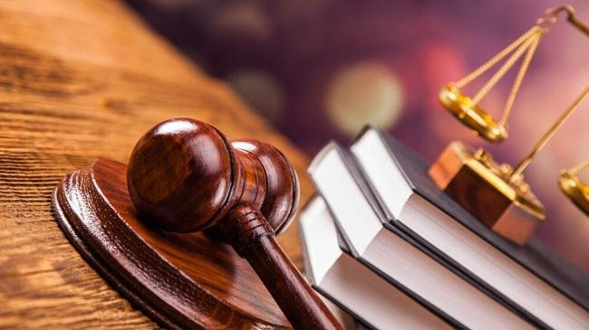 У Рівному 68-річного чоловіка судитимуть за вбивство знайомого. Потерпілий помер від масивної кровов