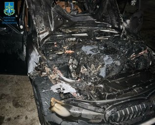 Житель Львівщини підпалив авто знайомого через конфлікт