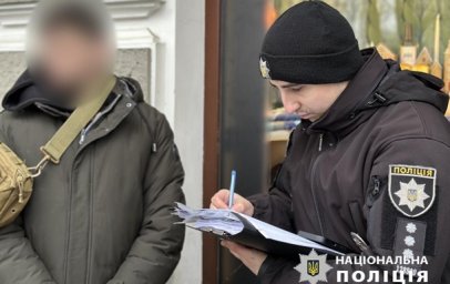 В Одесі працівника ТЦК затримали за видалення чоловіків із бази розшуку за хабарі