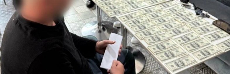 У Києві судитимуть трьох чоловіків, які продавали фіктивні довідки для виїзду за кордон