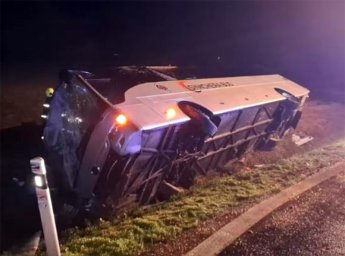 Поблизу Братислави перекинувся автобус із Закарпаття: постраждали 8 пасажирів Поблизу Братислави перекинувся автобус із Закарпаття: постраждали 8 пасажирів