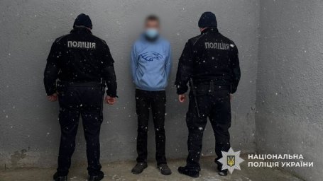 На Закарпатті під час застілля обікрали двох чоловіків на понад 90 тисяч гривень