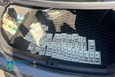 Затримали дніпрянина, який продавав статус батька-одинака для виїзду за кордон