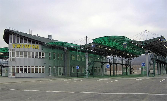 Правоохоронці розслідують втечу прикордонника з КПП «Ужгород» до Словаччини